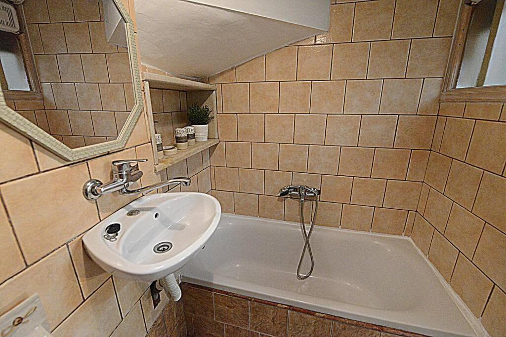 Cosy Little Modern-Rustic Apartment In Corfu Center. Zewnętrze zdjęcie